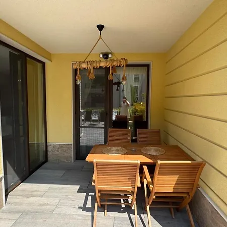 The Portal Infinity Pool And Barbecue Apartment Warna