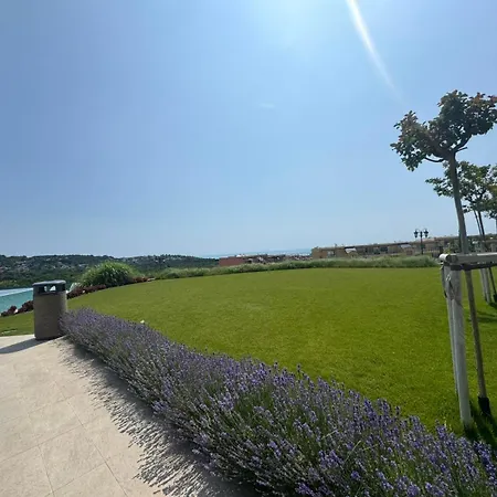 Apartment The Portal Infinity Pool And Barbecue