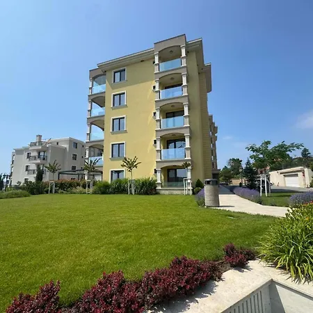 The Portal Infinity Pool And Barbecue Apartment *